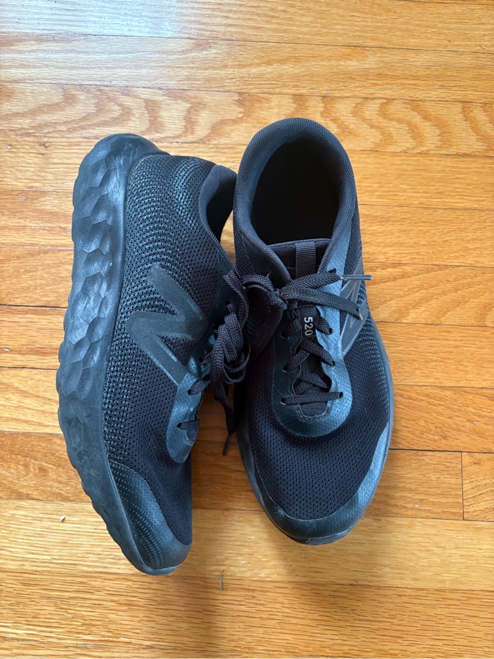 New Balance Men's Black Lightweight Mesh Sneakers